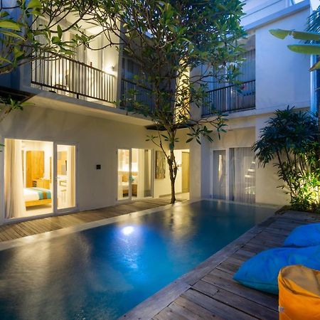Casa Kayu Aya Hotel Seminyak  Exterior photo